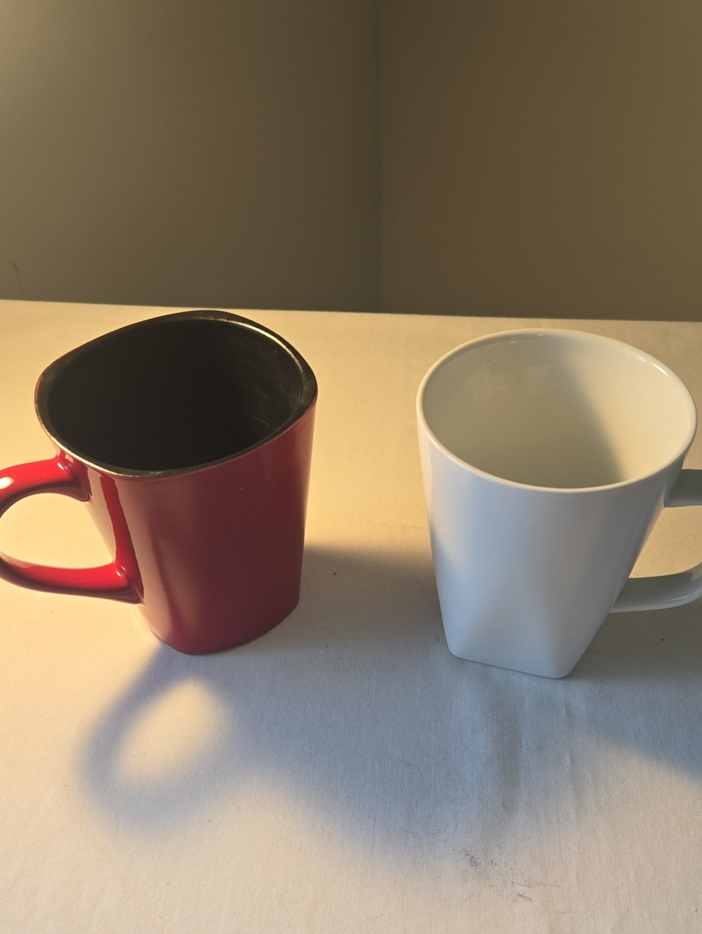 Better Homes And Gardens Red and White Ceramic Mug Pair